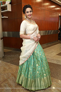 Seerat Kapoor at Hi Life Exhibition Launch, HD Gallery