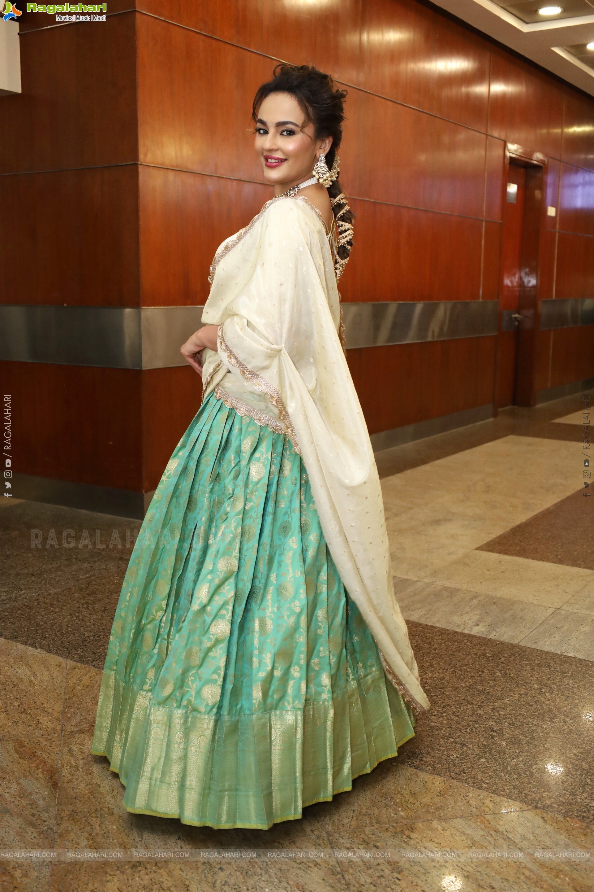 Seerat Kapoor at Hi Life Exhibition Launch, HD Gallery