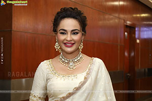 Seerat Kapoor at Hi Life Exhibition Launch, HD Gallery