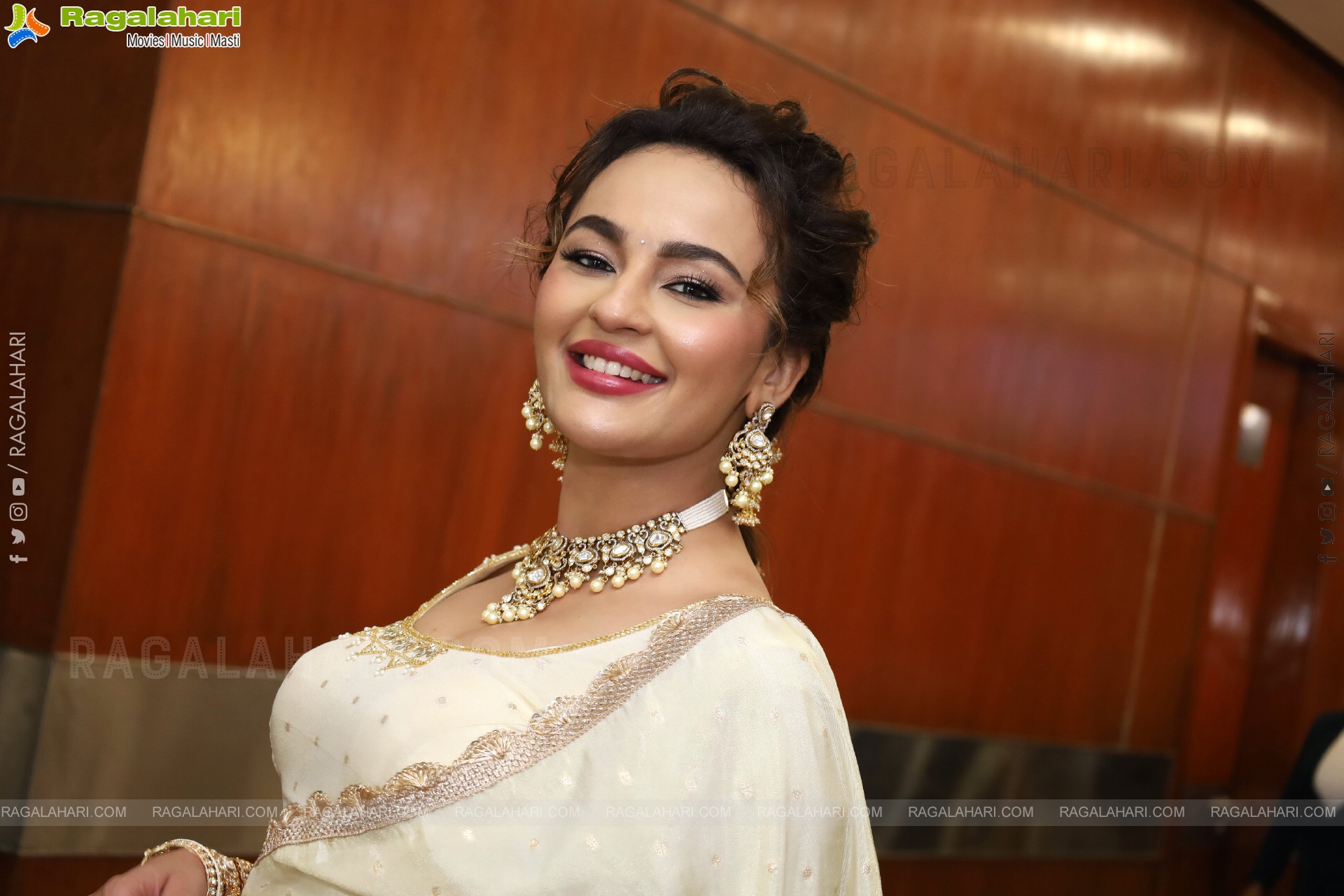 Seerat Kapoor at Hi Life Exhibition Launch, HD Gallery