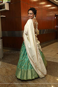 Seerat Kapoor at Hi Life Exhibition Launch, HD Gallery
