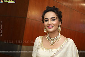 Seerat Kapoor at Hi Life Exhibition Launch, HD Gallery
