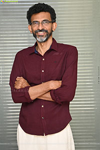 Sekhar Kammula at Kuberaa Movie Interview, HD Gallery
