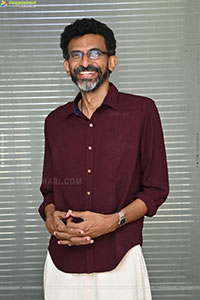 Sekhar Kammula at Kuberaa Movie Interview, HD Gallery