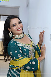 Shailu Kuthadi Latest HD Stills, Photo Gallery