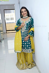 Shailu Kuthadi Latest HD Stills, Photo Gallery