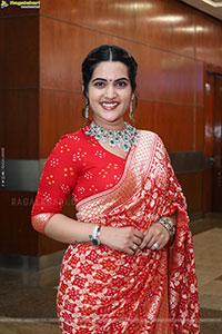 Sravanthi Chokarapu at Hi Life Exhibition Grand Launch