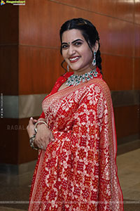 Sravanthi Chokarapu at Hi Life Exhibition Grand Launch