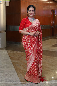 Sravanthi Chokarapu at Hi Life Exhibition Grand Launch