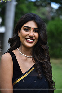 Supritha at Chowdary Gari Abbayi Tho Naidu Gari Ammayi Press