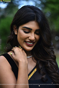 Supritha at Chowdary Gari Abbayi Tho Naidu Gari Ammayi Press