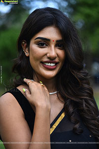 Supritha at Chowdary Gari Abbayi Tho Naidu Gari Ammayi Press