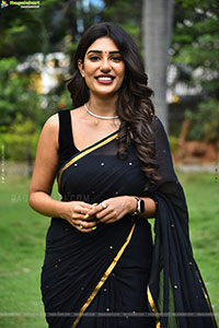 Supritha at Chowdary Gari Abbayi Tho Naidu Gari Ammayi Press