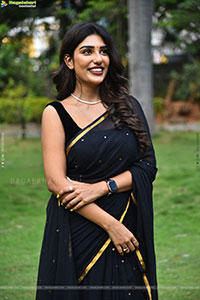 Supritha at Chowdary Gari Abbayi Tho Naidu Gari Ammayi Press