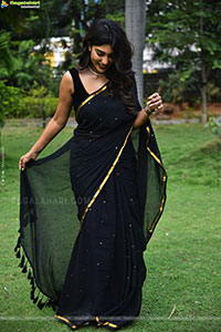Supritha at Chowdary Gari Abbayi Tho Naidu Gari Ammayi Press