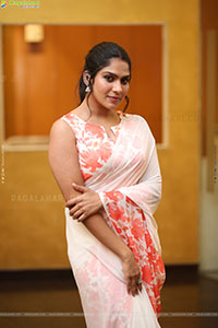 Swasika at Thammudu Trailer Launch, HD Gallery