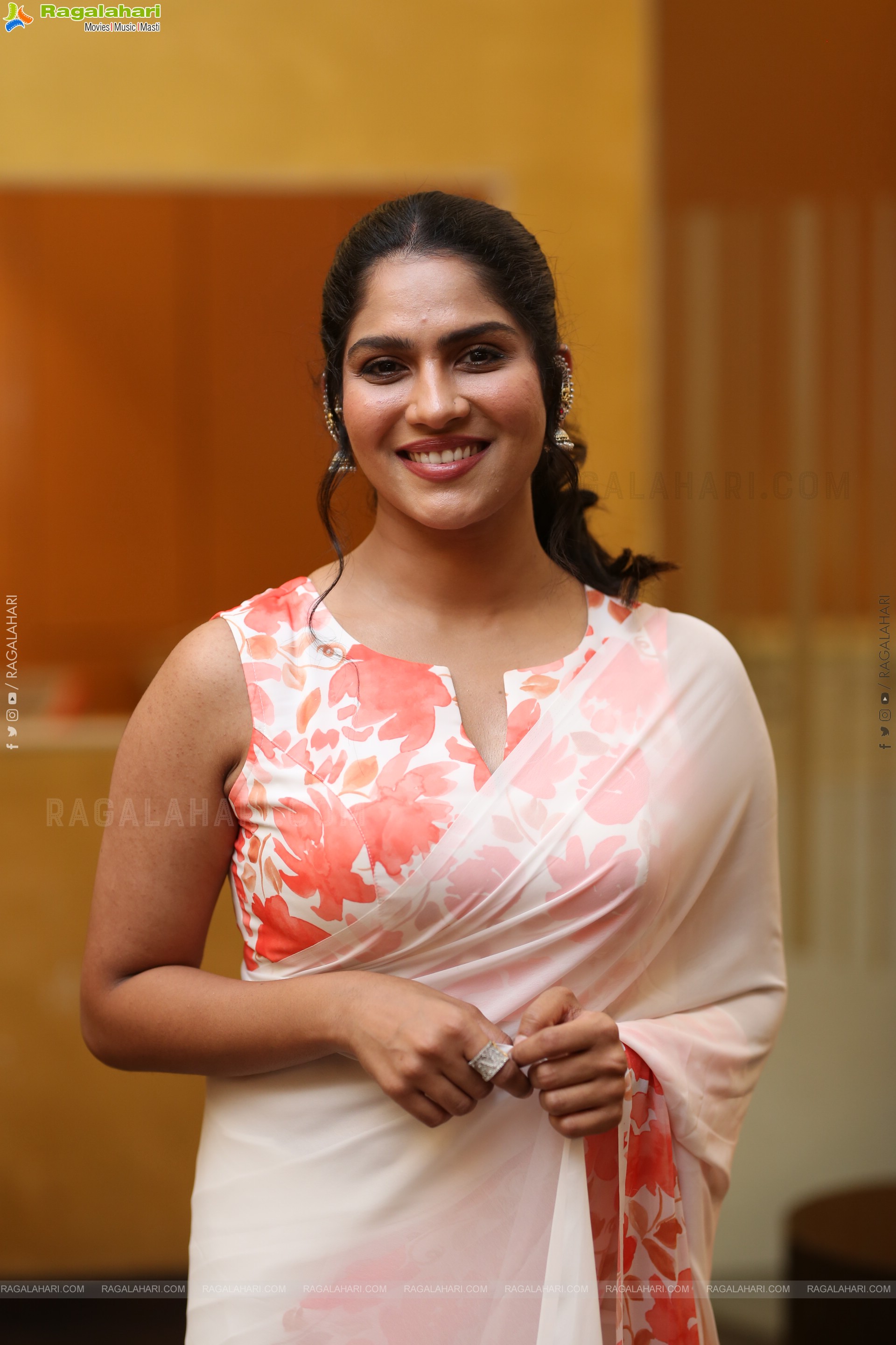 Swasika at Thammudu Trailer Launch, HD Gallery