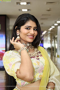 Aadya Reddy Latest Stills, HD Photo Gallery 