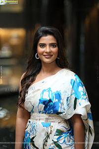 Aishwarya Rajesh at Isakapatnam Trailer Launch