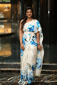 Aishwarya Rajesh at Isakapatnam Trailer Launch