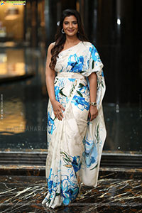 Aishwarya Rajesh at Isakapatnam Trailer Launch