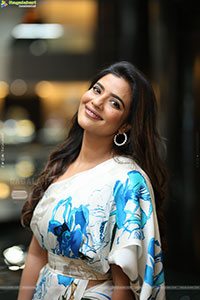 Aishwarya Rajesh at Isakapatnam Trailer Launch