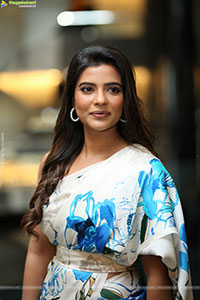 Aishwarya Rajesh at Isakapatnam Trailer Launch