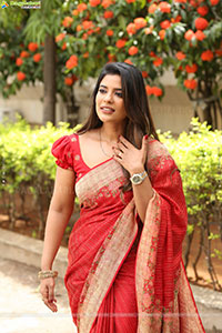 Aishwarya Rajesh at Oh Sukumari Teaser Launch Event