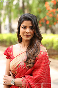 Aishwarya Rajesh at Oh Sukumari Teaser Launch Event