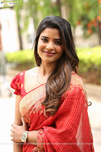 Aishwarya Rajesh at Oh Sukumari Teaser Launch Event