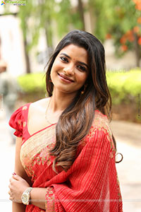 Aishwarya Rajesh at Oh Sukumari Teaser Launch Event