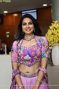 Divi Vadthya at Hi Life Fashion Exhibition Launch Event
