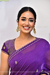 Nivetha Pethuraj at Sing Geetham Success Meet, HD Gallery 