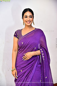 Nivetha Pethuraj at Sing Geetham Success Meet, HD Gallery 