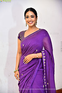 Nivetha Pethuraj at Sing Geetham Success Meet, HD Gallery 