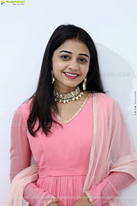 Preethi Reddy Latest Stills, HD Photo Gallery