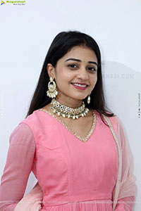 Preethi Reddy Latest Stills, HD Photo Gallery