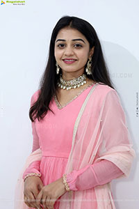Preethi Reddy Latest Stills, HD Photo Gallery