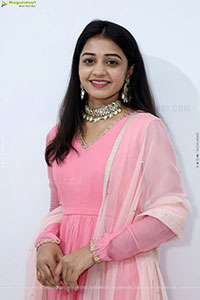 Preethi Reddy Latest Stills, HD Photo Gallery