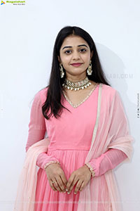 Preethi Reddy Latest Stills, HD Photo Gallery