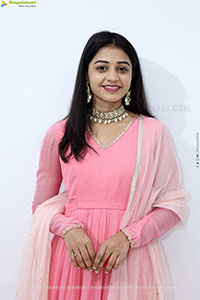 Preethi Reddy Latest Stills, HD Photo Gallery
