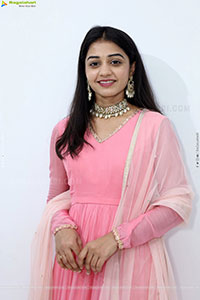 Preethi Reddy Latest Stills, HD Photo Gallery