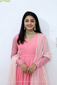 Preethi Reddy Latest Stills, HD Photo Gallery
