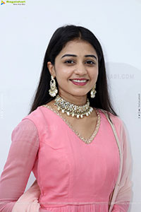 Preethi Reddy Latest Stills, HD Photo Gallery