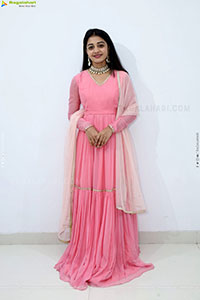 Preethi Reddy Latest Stills, HD Photo Gallery