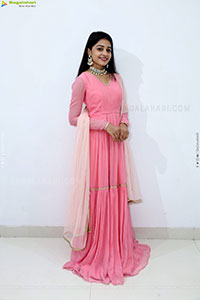 Preethi Reddy Latest Stills, HD Photo Gallery