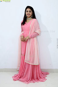 Preethi Reddy Latest Stills, HD Photo Gallery