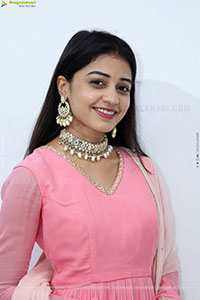 Preethi Reddy Latest Stills, HD Photo Gallery