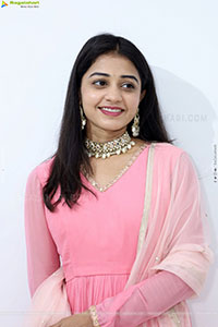 Preethi Reddy Latest Stills, HD Photo Gallery