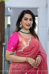 Preethi Singh Glam stills in Half Saree, HD Gallery